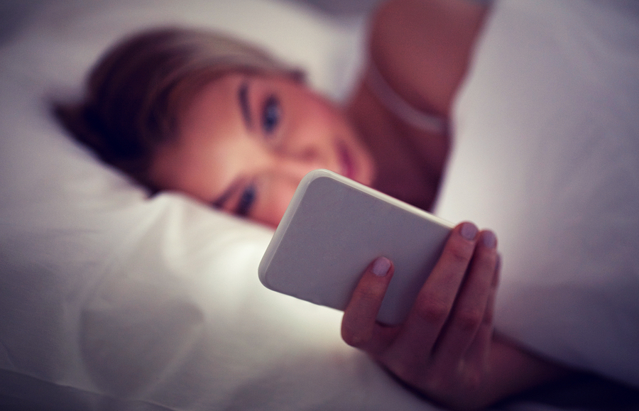 Handy weg im Schlafzimmer